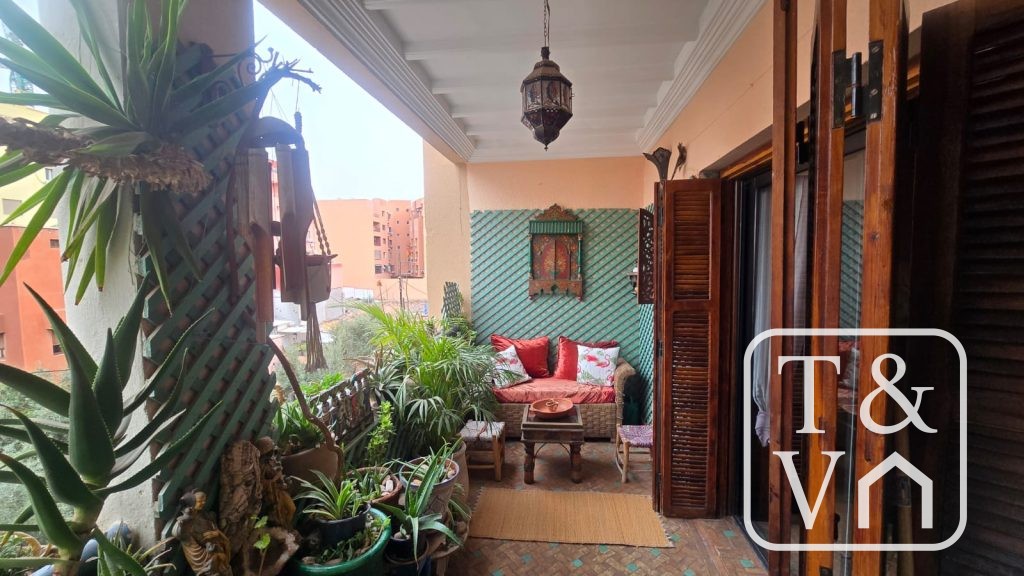 VICTOR HUGO – SUPERBE APPARTEMENT FAMILIAL AVEC TERRASSE ET PARKING